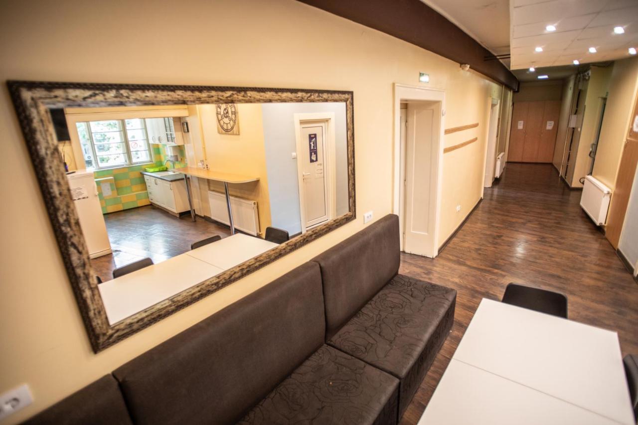 All In Hostel 贝尔格莱德 外观 照片