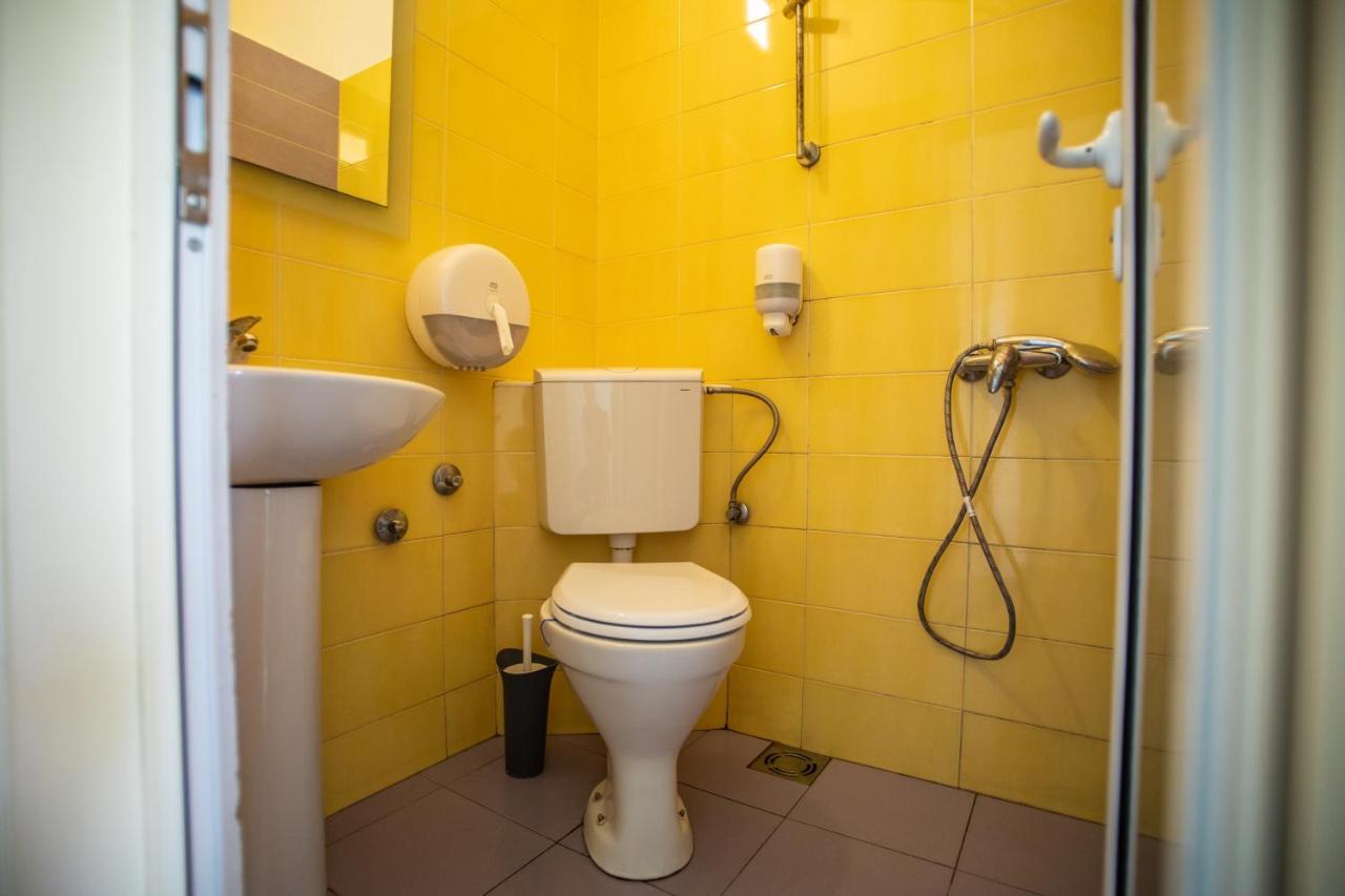 All In Hostel 贝尔格莱德 外观 照片