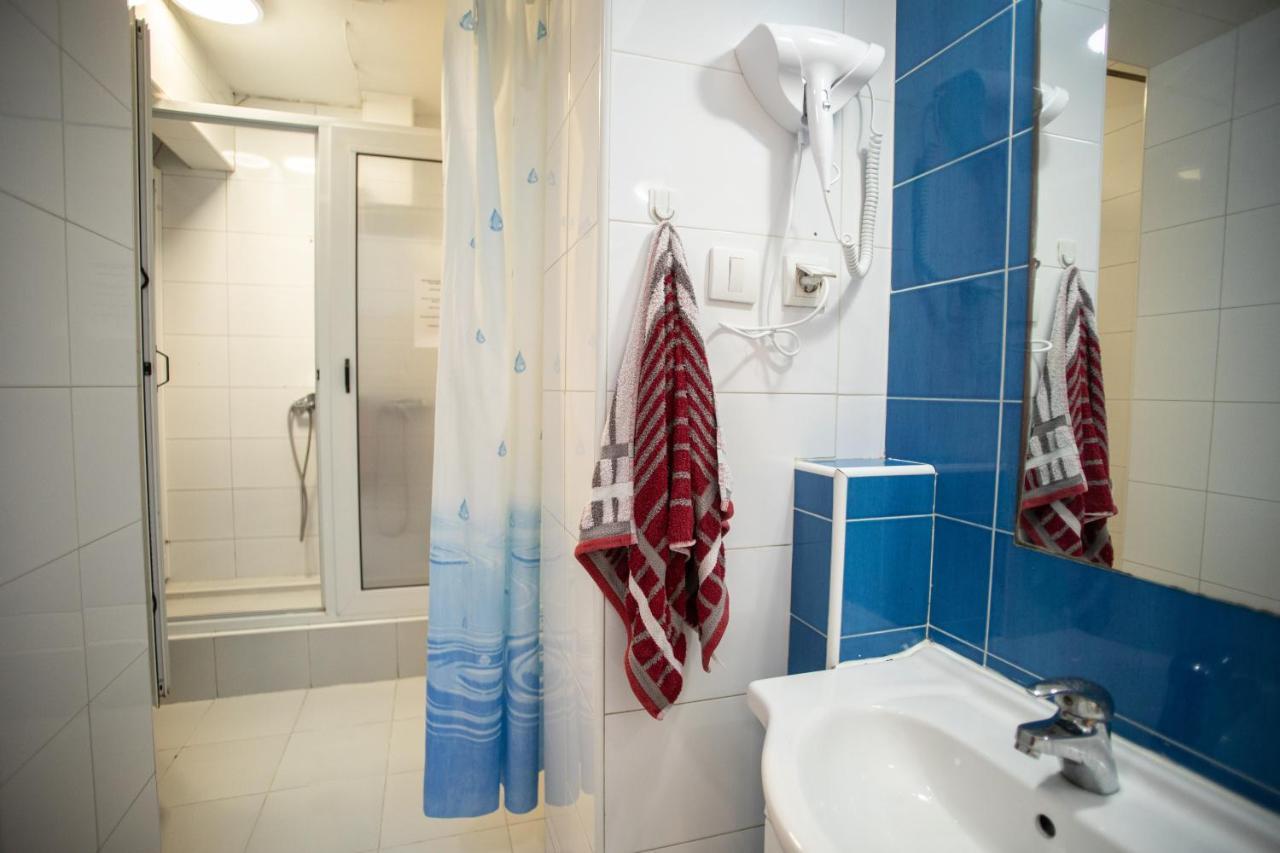 All In Hostel 贝尔格莱德 外观 照片