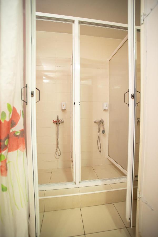 All In Hostel 贝尔格莱德 外观 照片